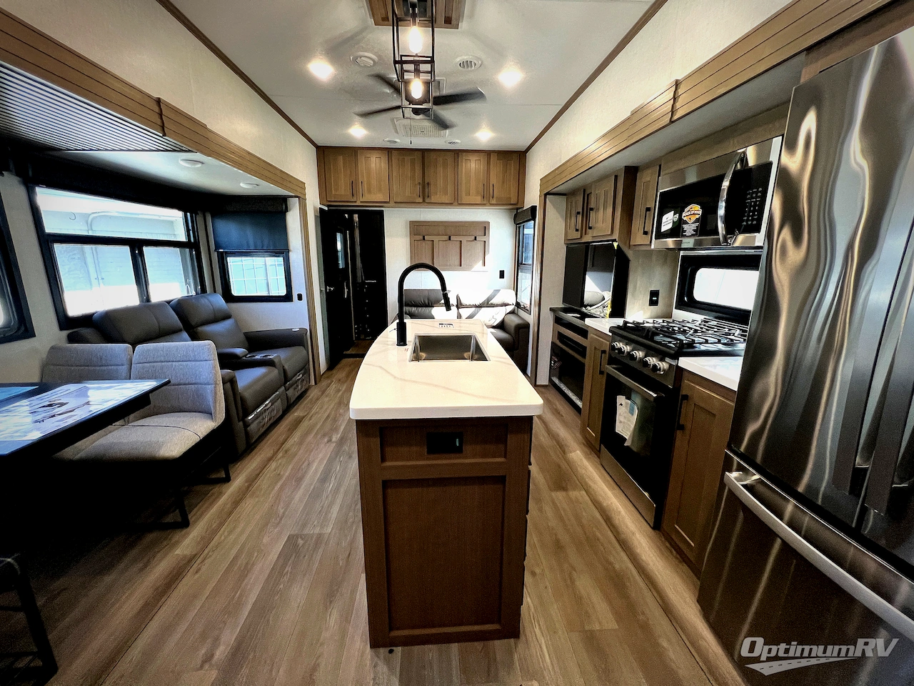 2025 KZ Durango D341RPT Photo 4