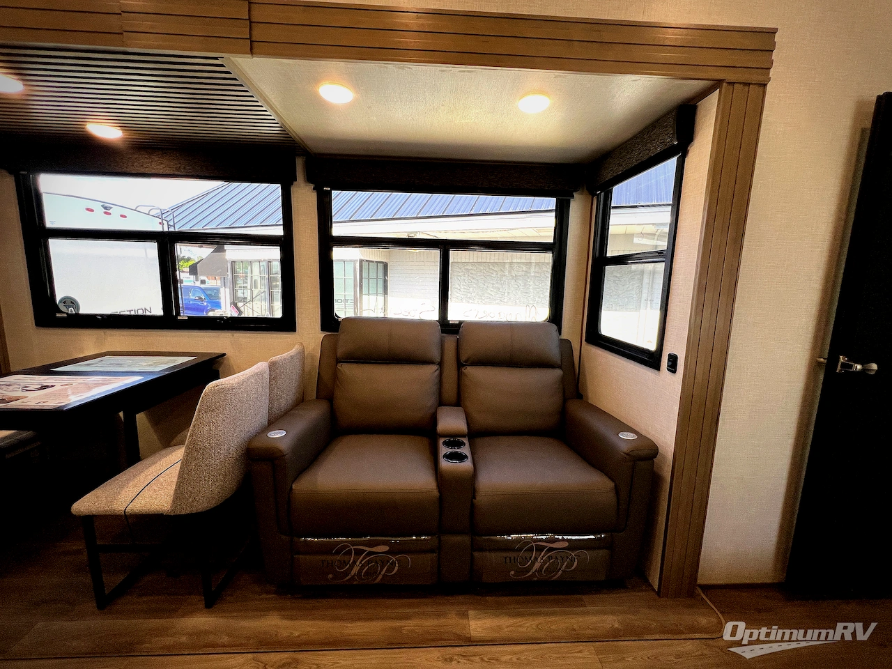 2025 KZ Durango D341RPT Photo 8