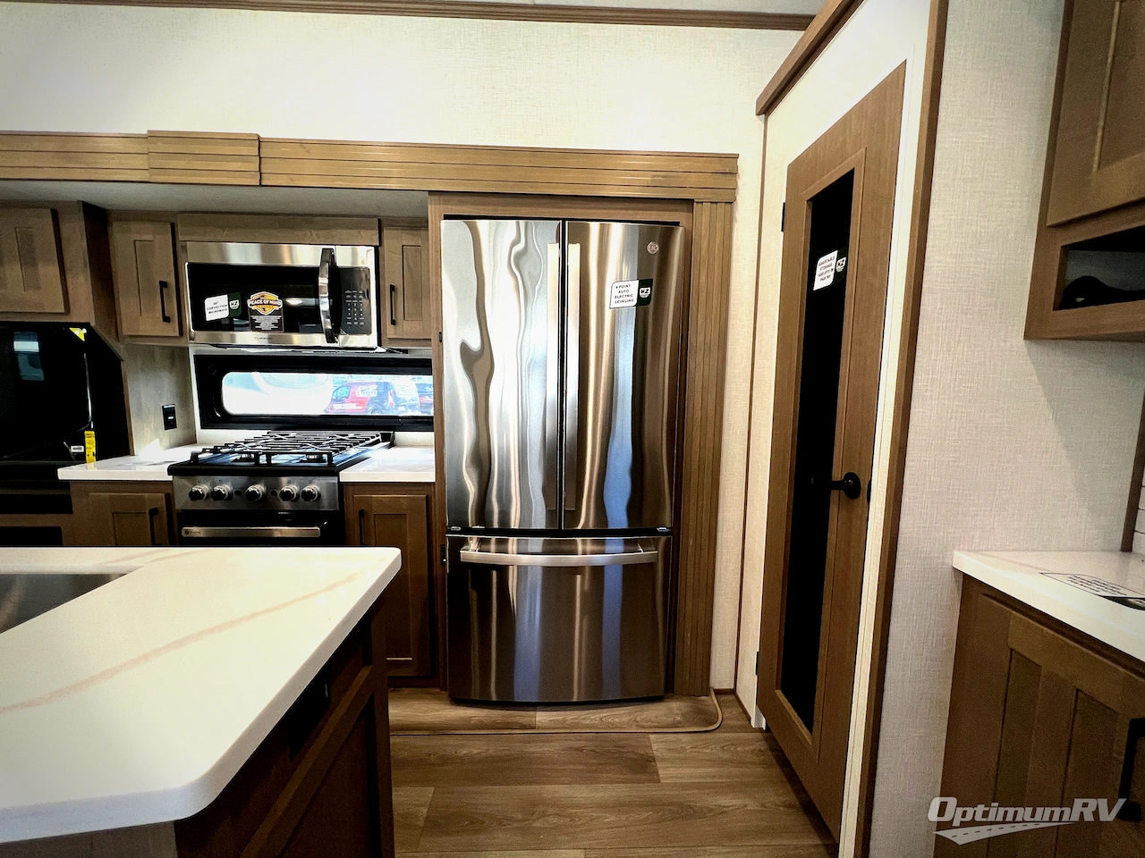 2025 KZ Durango D341RPT Photo 14