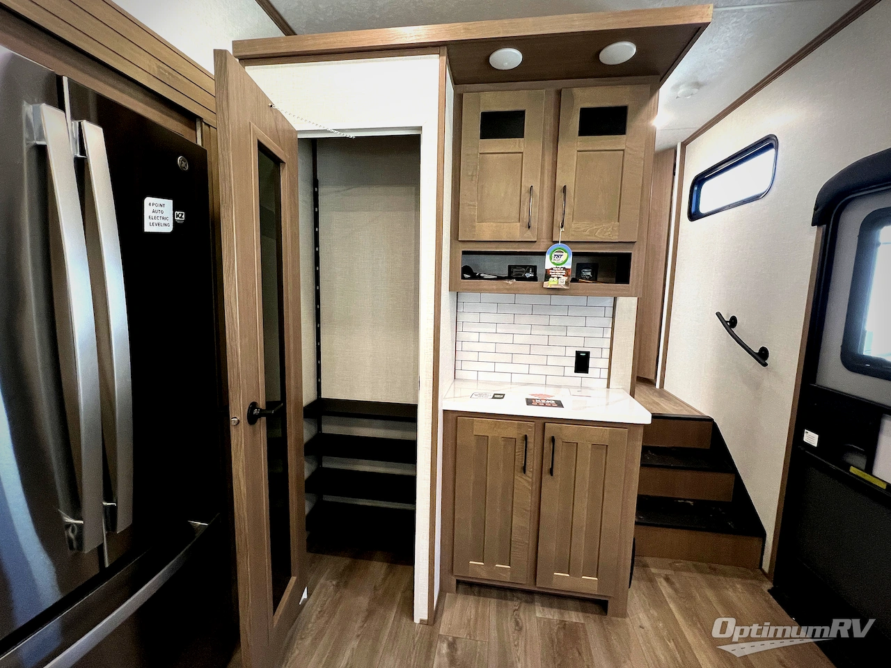 2025 KZ Durango D341RPT Photo 15