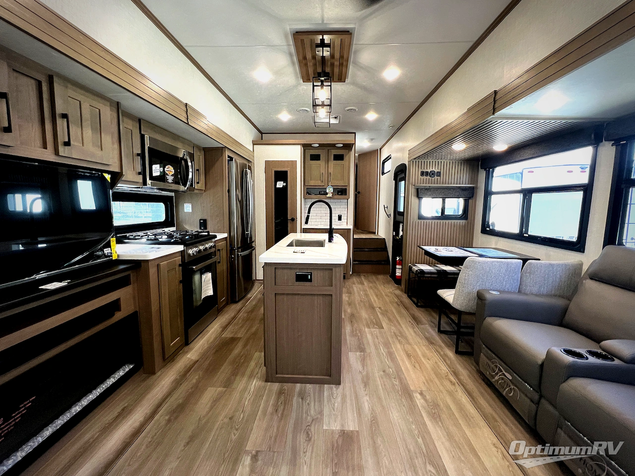2025 KZ Durango D341RPT Photo 24