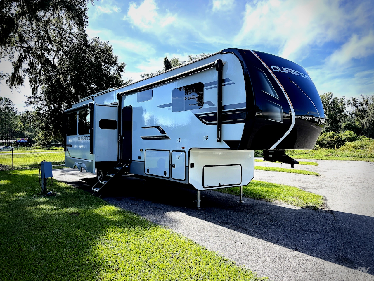 2025 KZ Durango D341RPT Photo 1