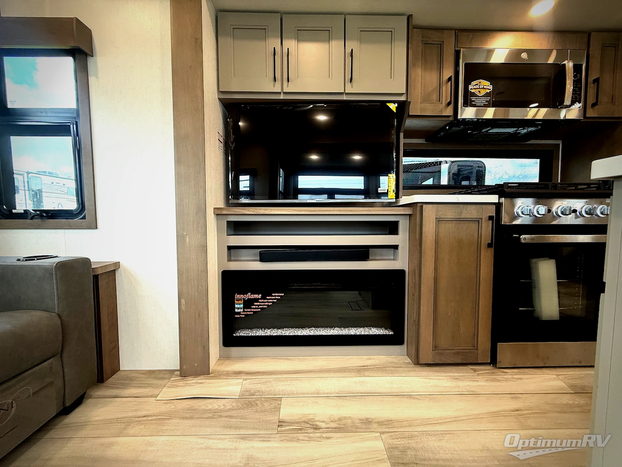 2026 KZ Durango 301RLT Photo 5