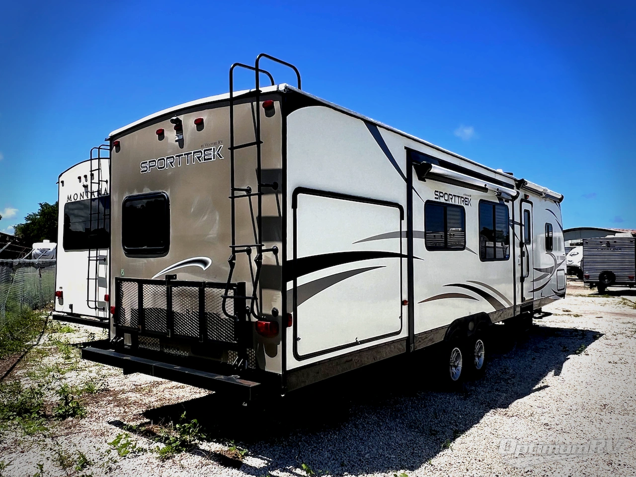 2016 Venture SportTrek 327VIK Photo 2