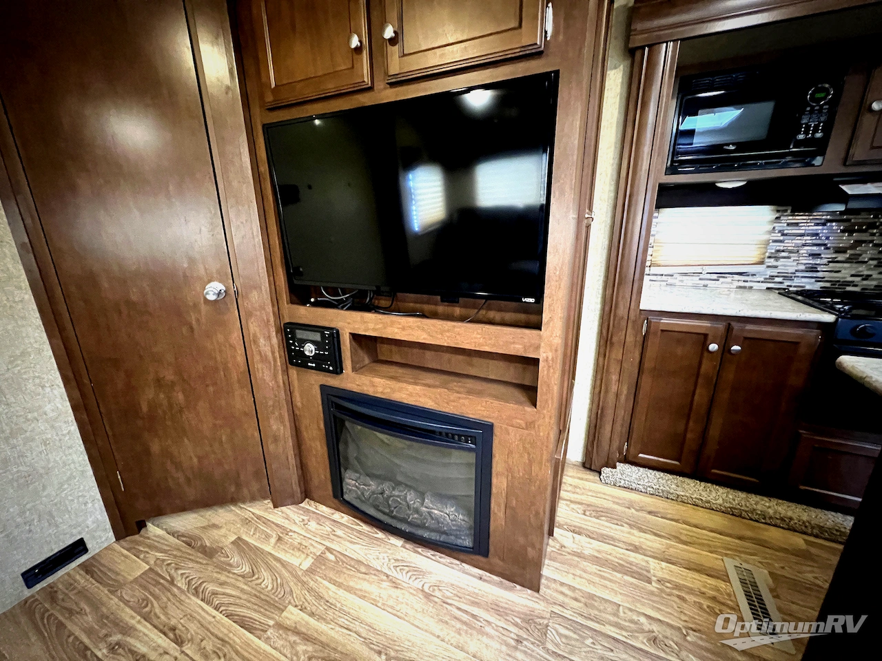 2016 Venture SportTrek 327VIK Photo 9
