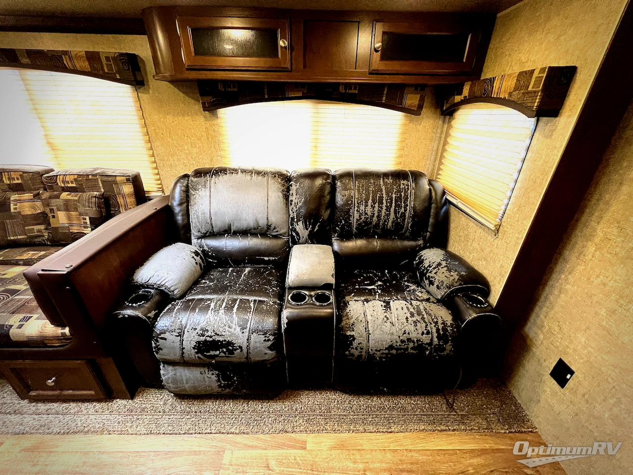 2016 Venture SportTrek 327VIK Photo 18