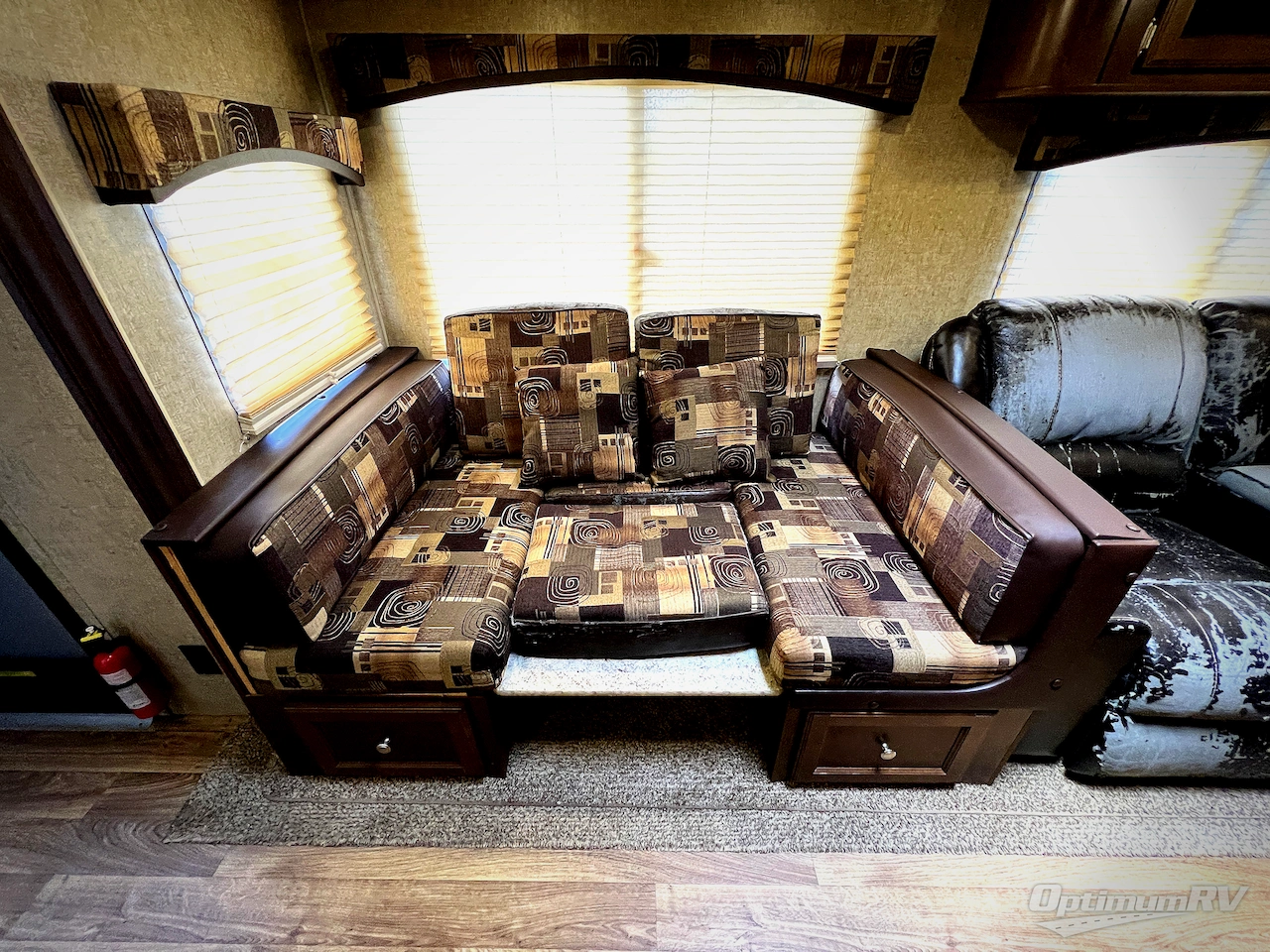 2016 Venture SportTrek 327VIK Photo 17
