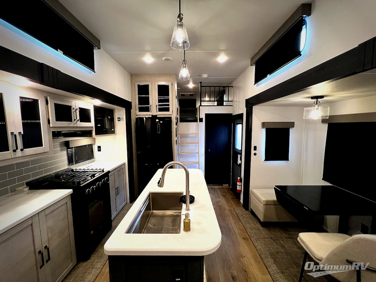 2026 Forest River Puma Vista 420LFT Photo 5