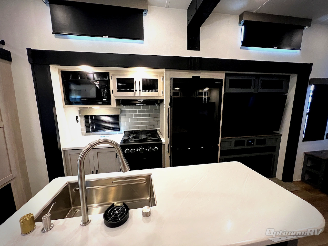 2026 Forest River Puma Vista 402LFT Photo 10