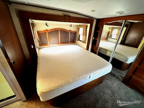 2011 Heartland Bighorn 3455RL RV Photo 4