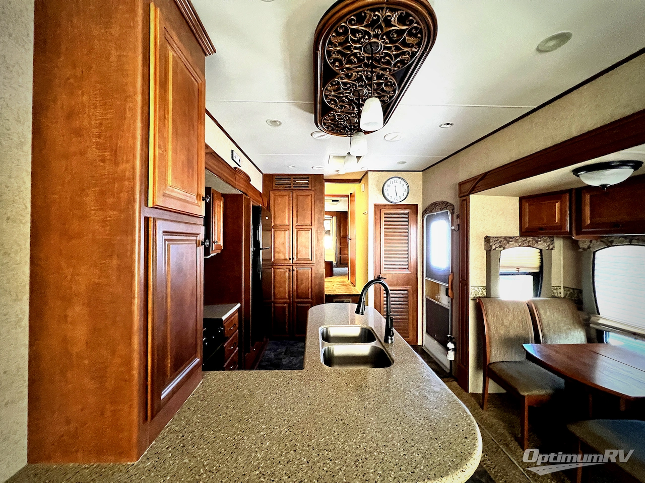 2011 Heartland Bighorn 3455RL Photo 3