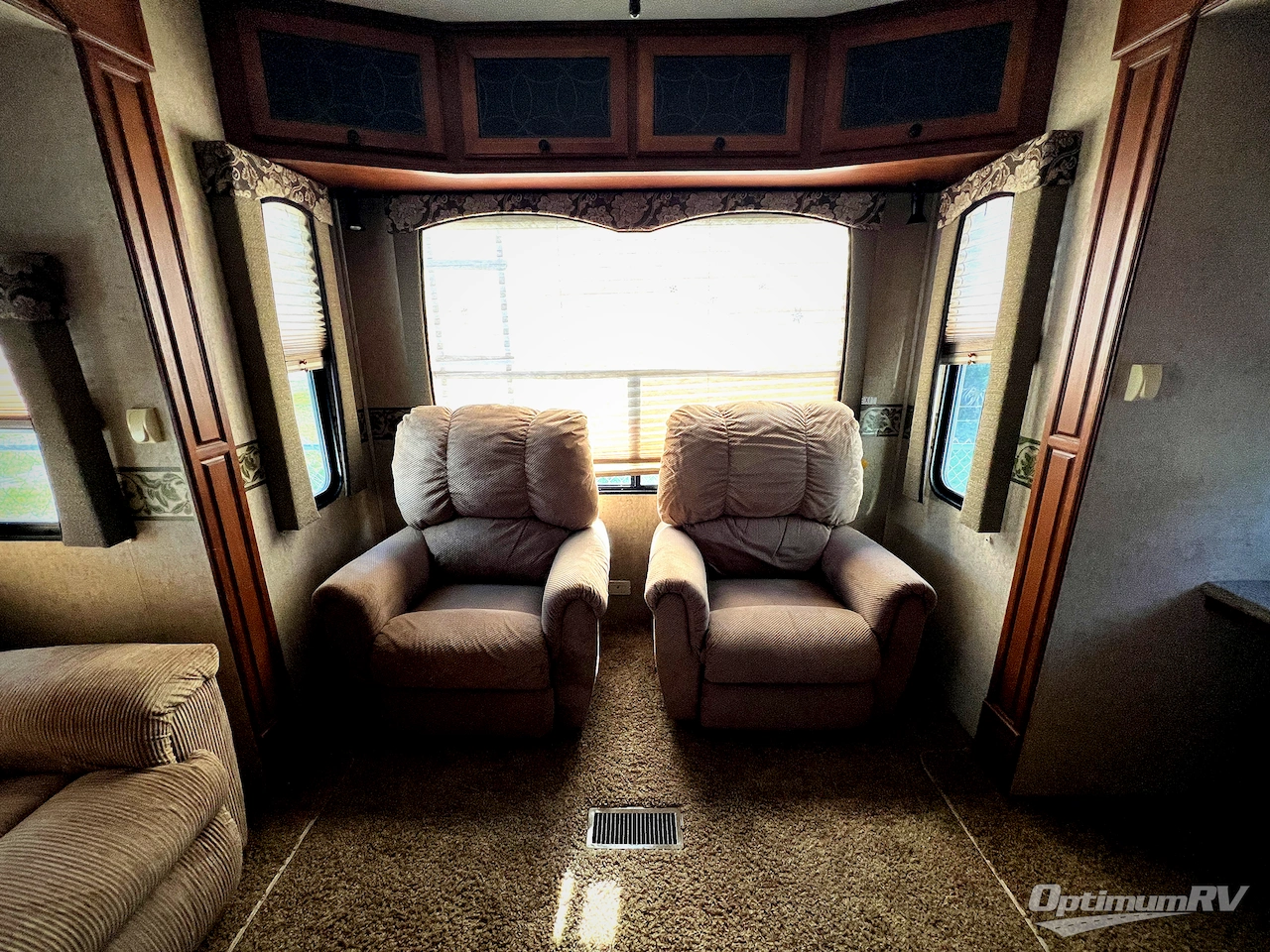 2011 Heartland Bighorn 3455RL Photo 7