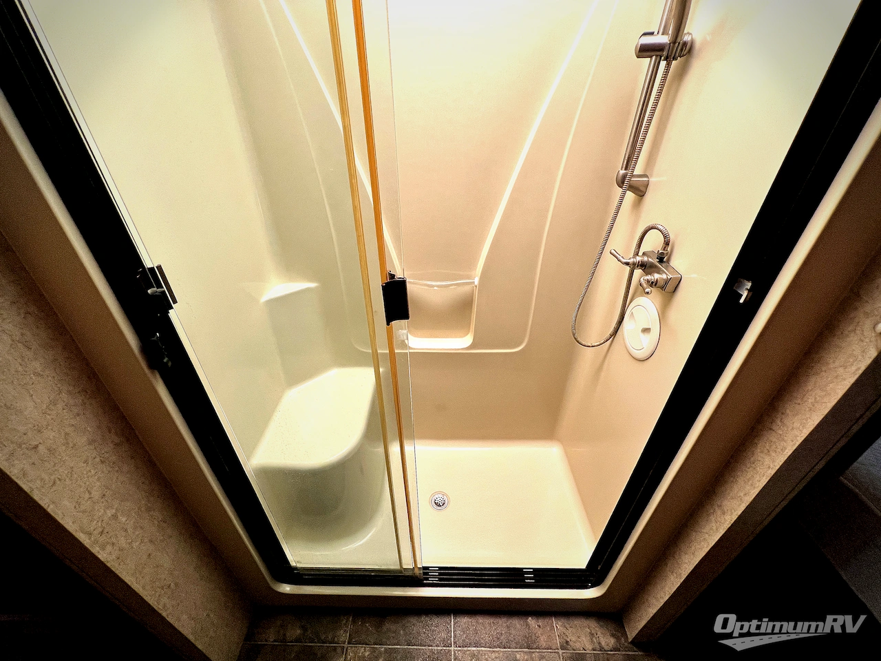 2011 Heartland Bighorn 3455RL Photo 13