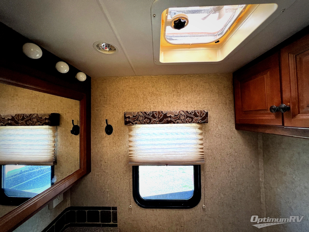 2011 Heartland Bighorn 3455RL Photo 14