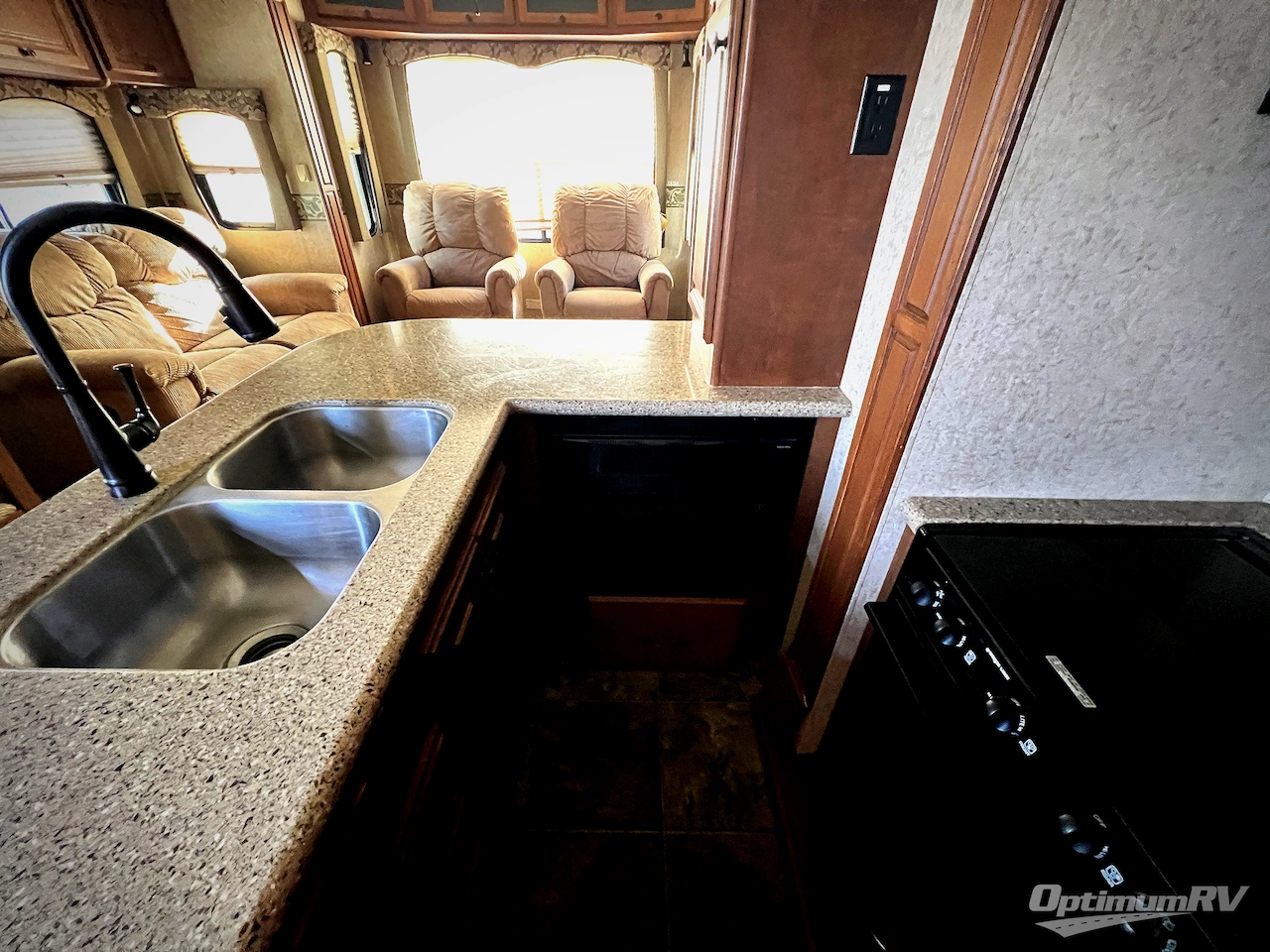 2011 Heartland Bighorn 3455RL Photo 10