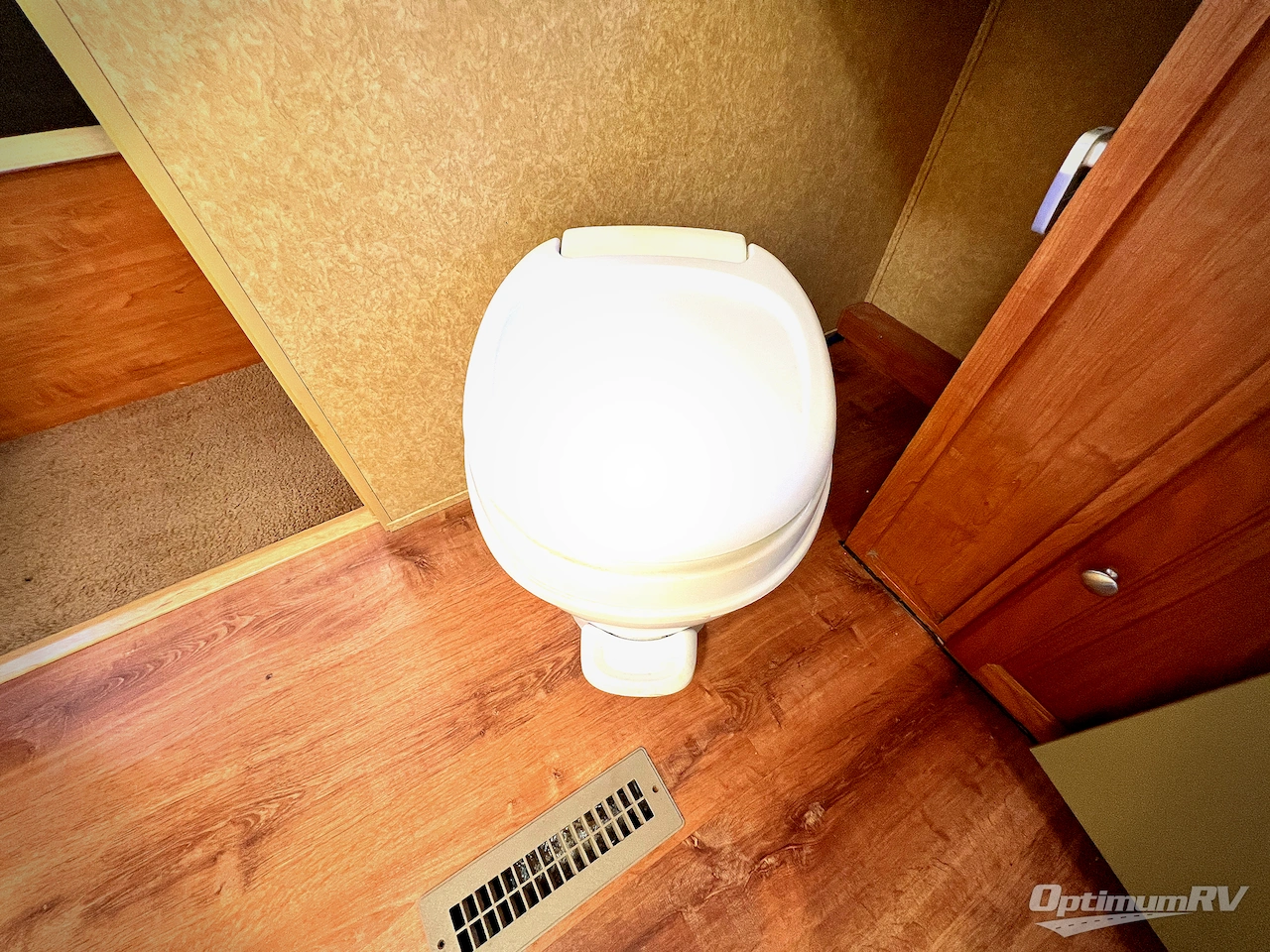 2010 Forest River Rockwood Signature Ultra Lite 8315BSS Photo 12