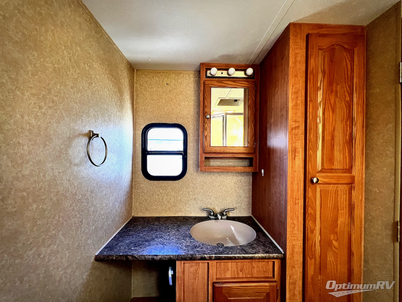 2010 Forest River Rockwood Signature Ultra Lite 8315BSS Photo 13