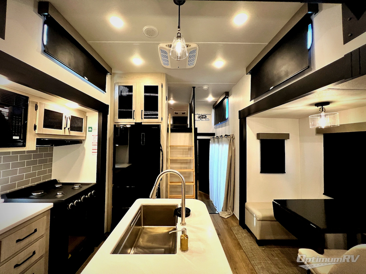 2026 Forest River Puma Vista 421LFT Photo 4