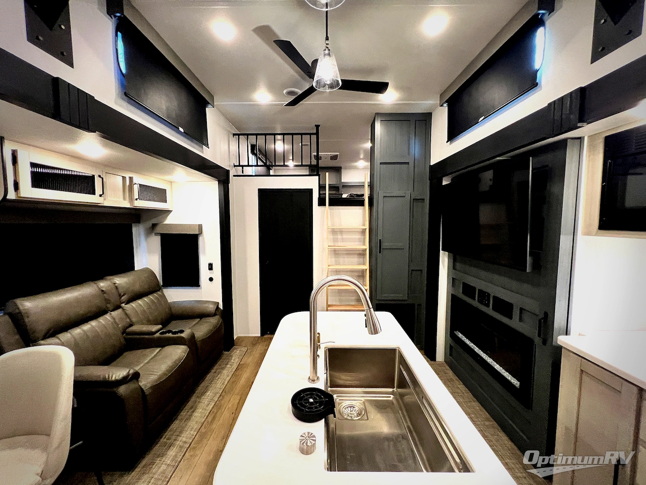 2026 Forest River Puma Vista 421LFT Photo 5