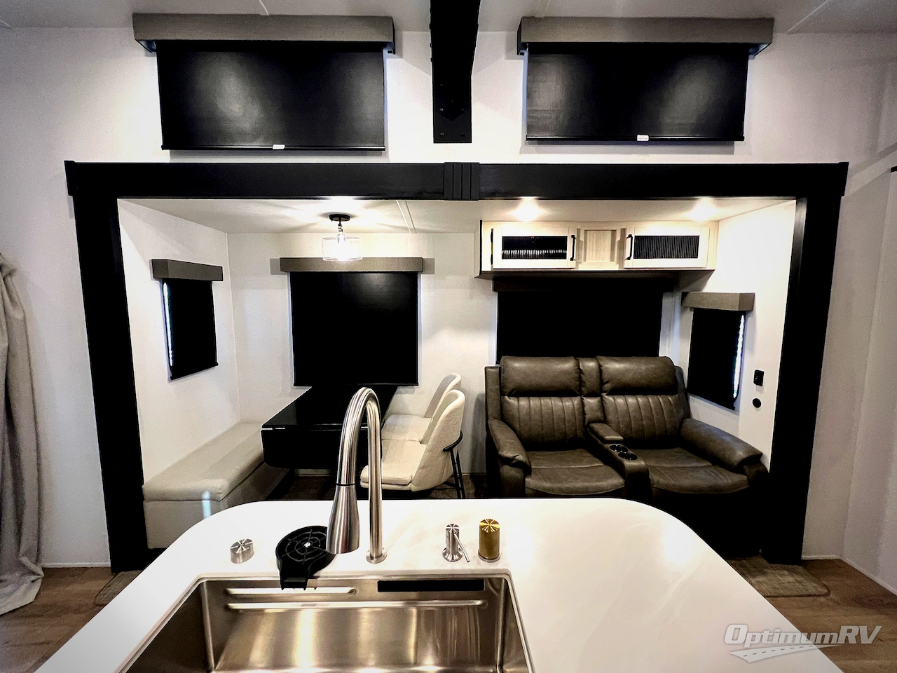 2026 Forest River Puma Vista 421LFT Photo 6