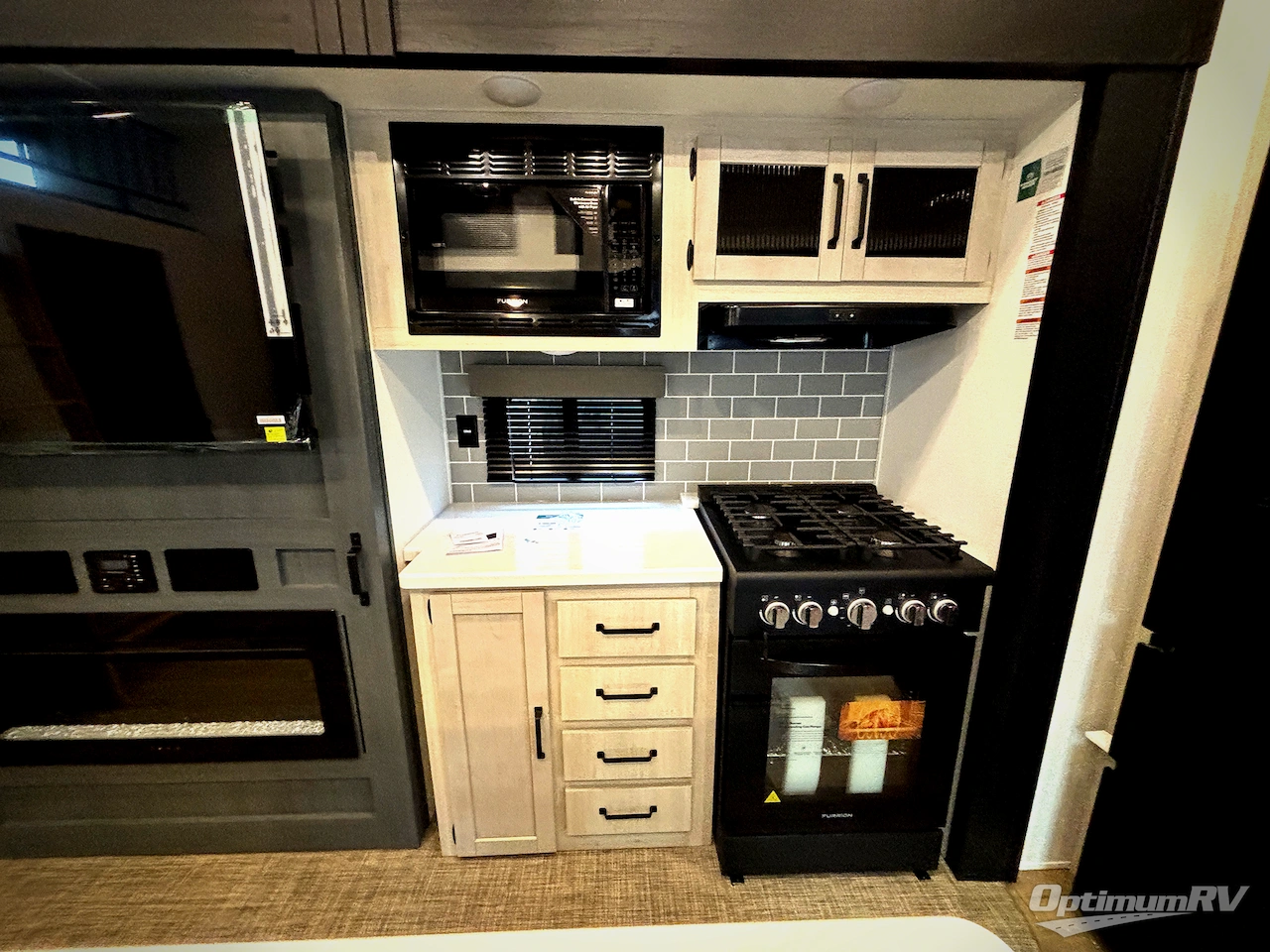 2026 Forest River Puma Vista 421LFT Photo 7