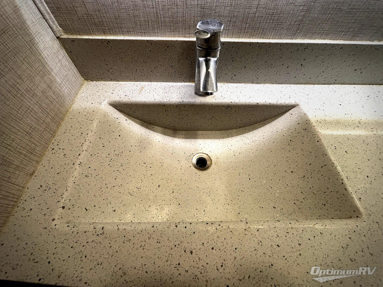 2021 Redwood Redwood 4001LK Photo 10