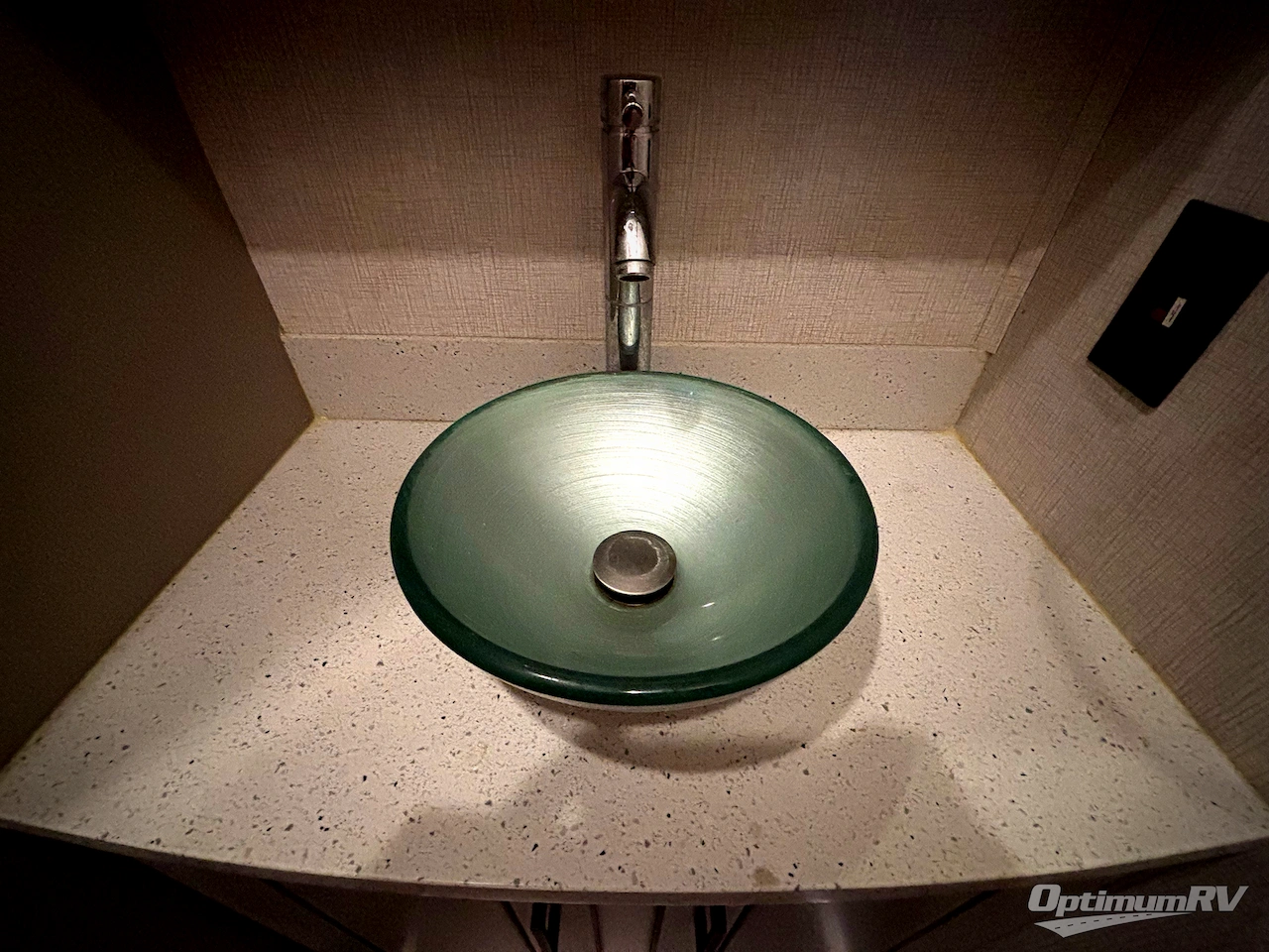 2021 Redwood Redwood 4001LK Photo 15