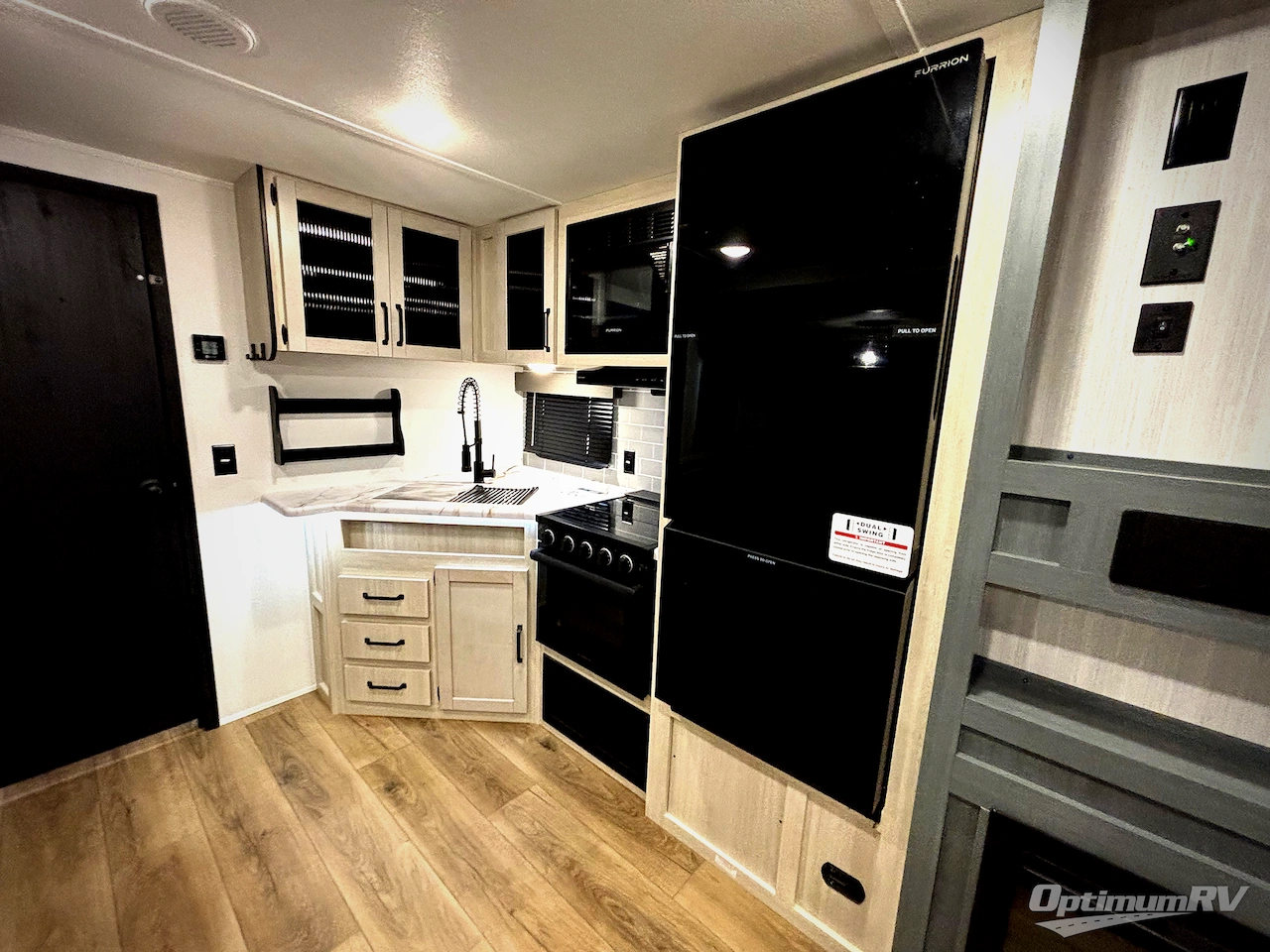 2026 Palomino Puma 31QBBH Photo 6