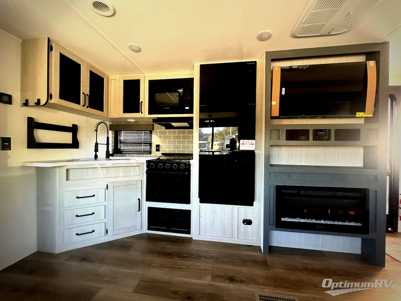 2026 Forest River Puma 31QBBH Photo 9