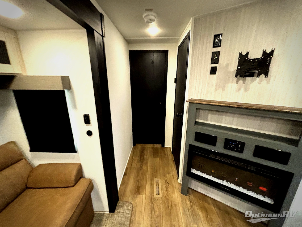 2026 Palomino Puma 32BHQS Photo 6