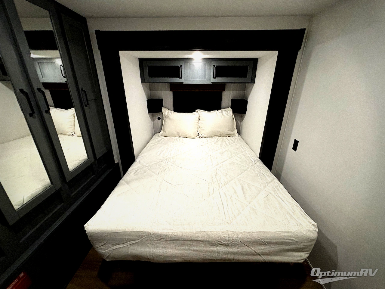 2026 Palomino Puma 32BHQS Photo 8