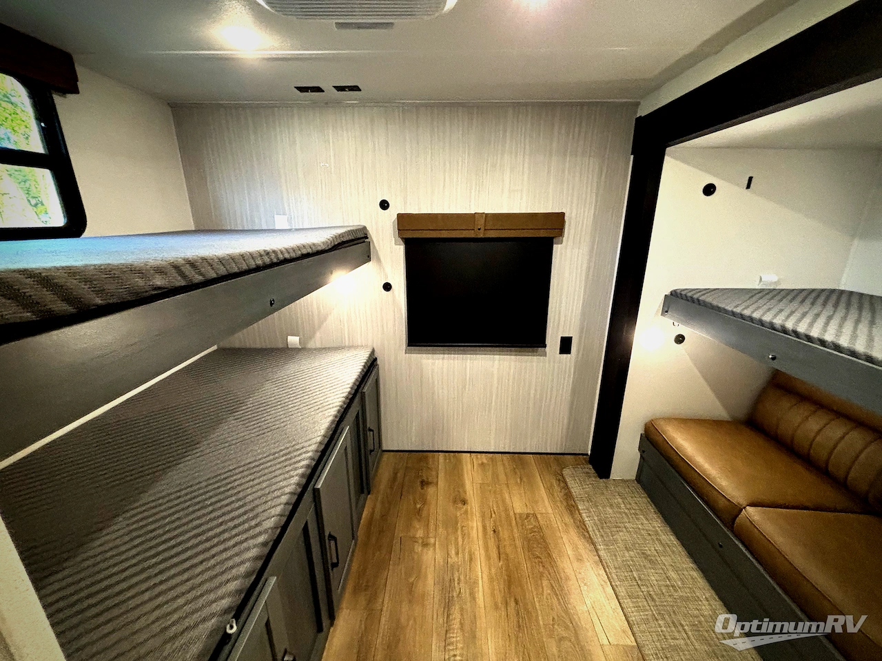 2026 Palomino Puma 32BHQS Photo 17