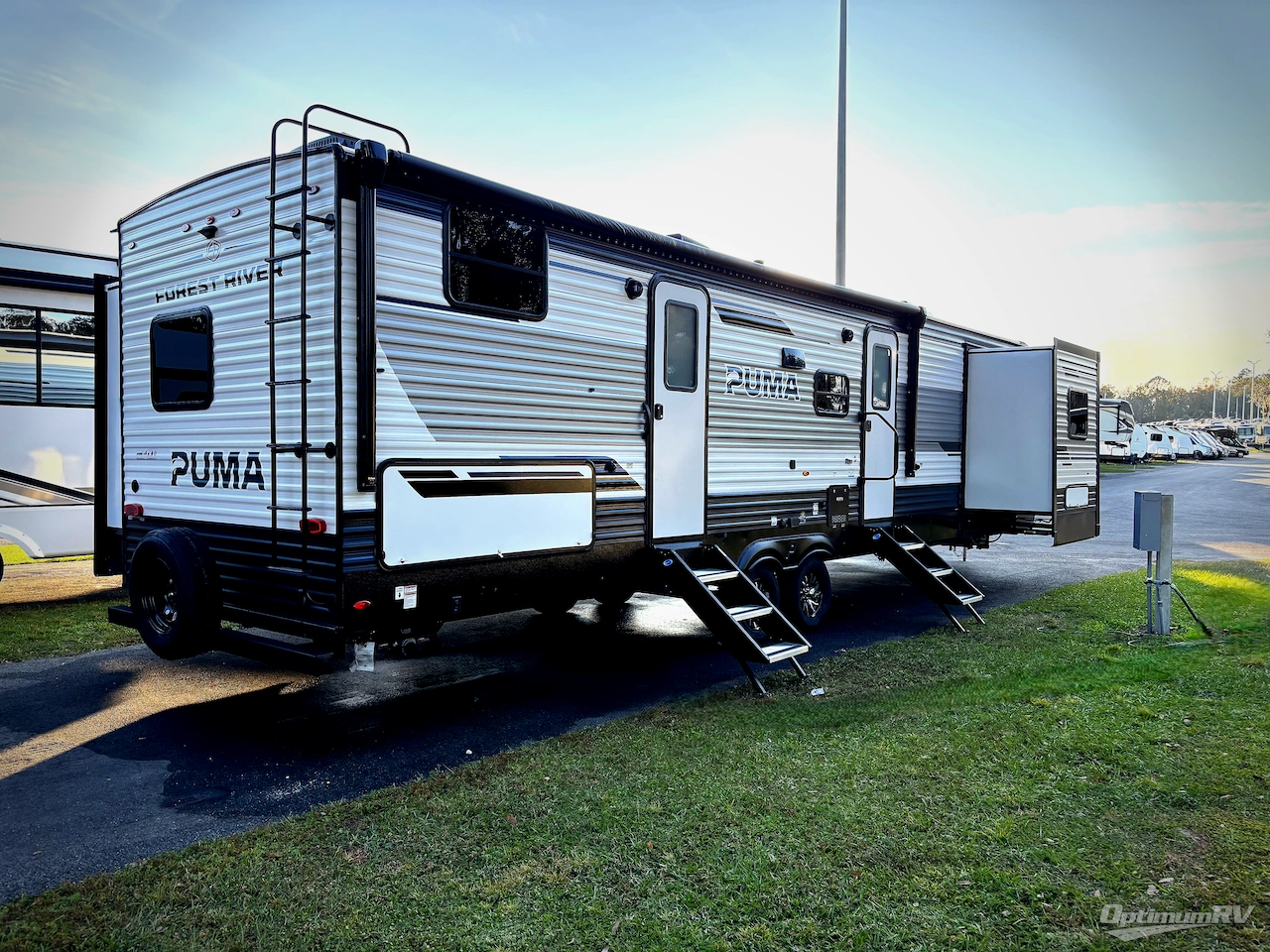 2026 Palomino Puma 32BHQS Photo 2