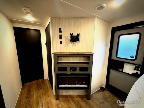 2026 Palomino Puma 32BHQS RV Photo 2