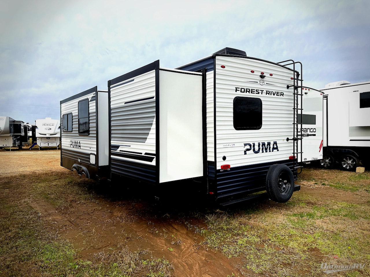 2026 Palomino Puma 32BHQS Photo 3