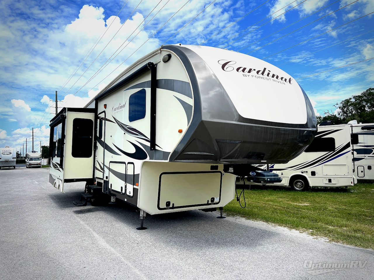 2016 Forest River Cardinal 3250RL Photo 1