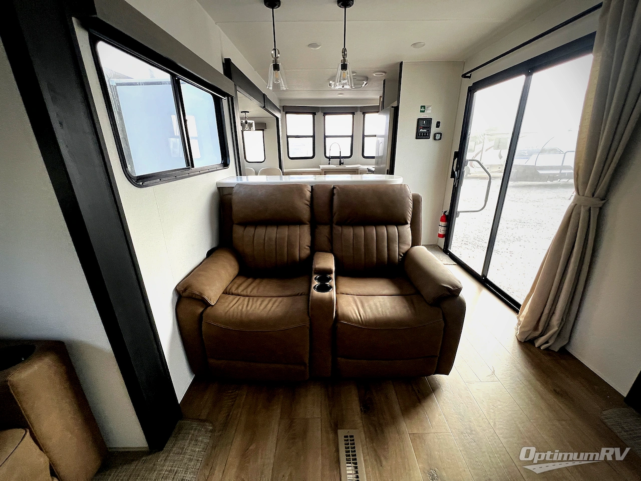 2026 Palomino Puma Destination 39FKL Photo 8