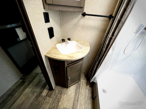 2021 CrossRoads Volante 34RE RV Photo 4