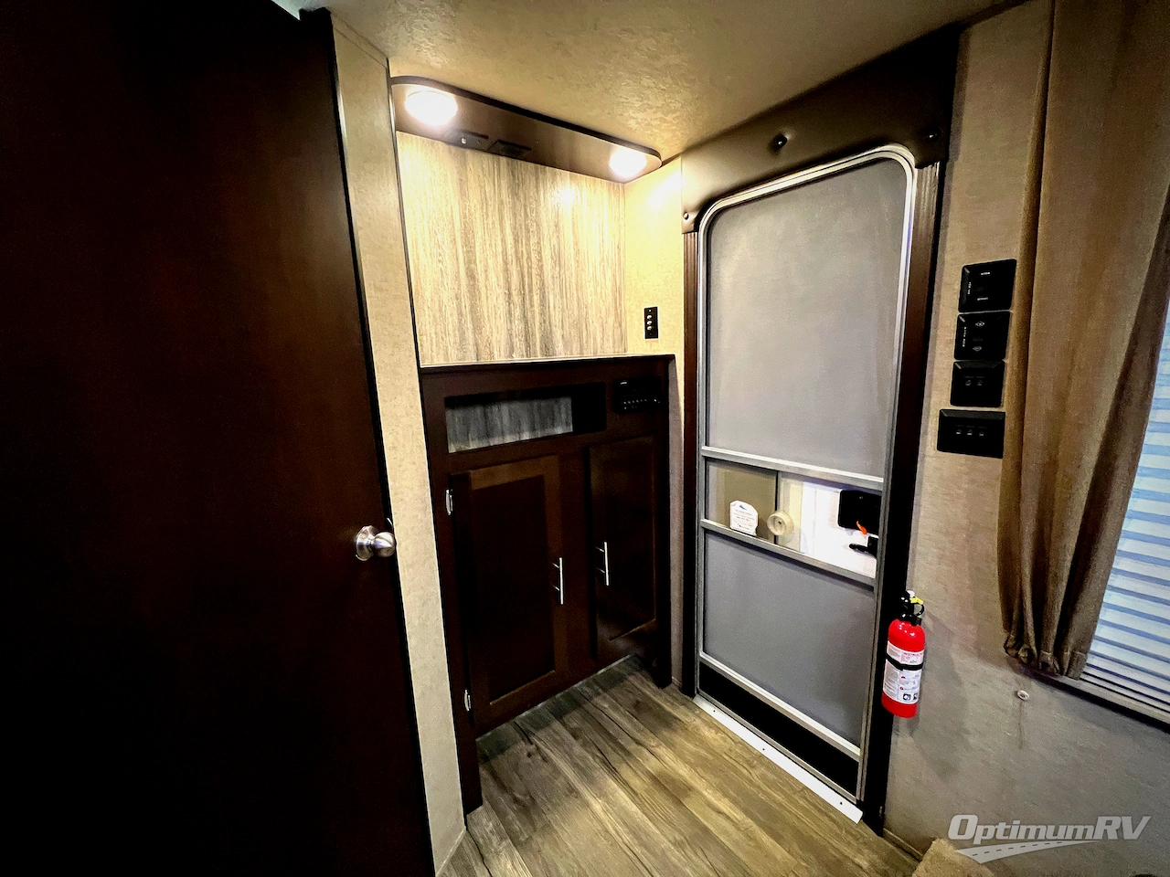 2017 Forest River Cherokee Grey Wolf 24RK Photo 8