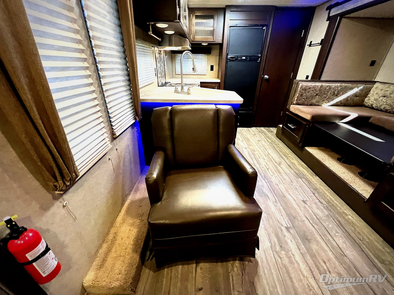 2017 Forest River Cherokee Grey Wolf 24RK Photo 9