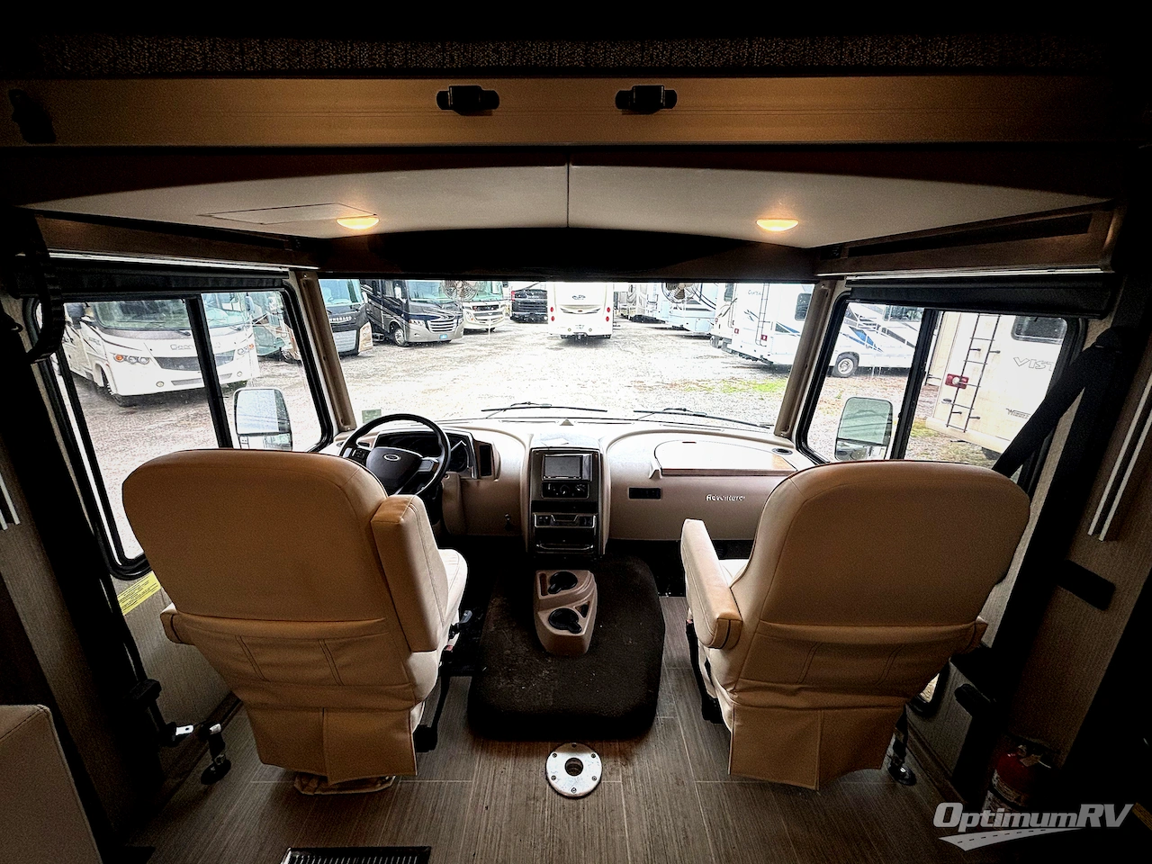 2022 Winnebago Adventurer 36Z Photo 6