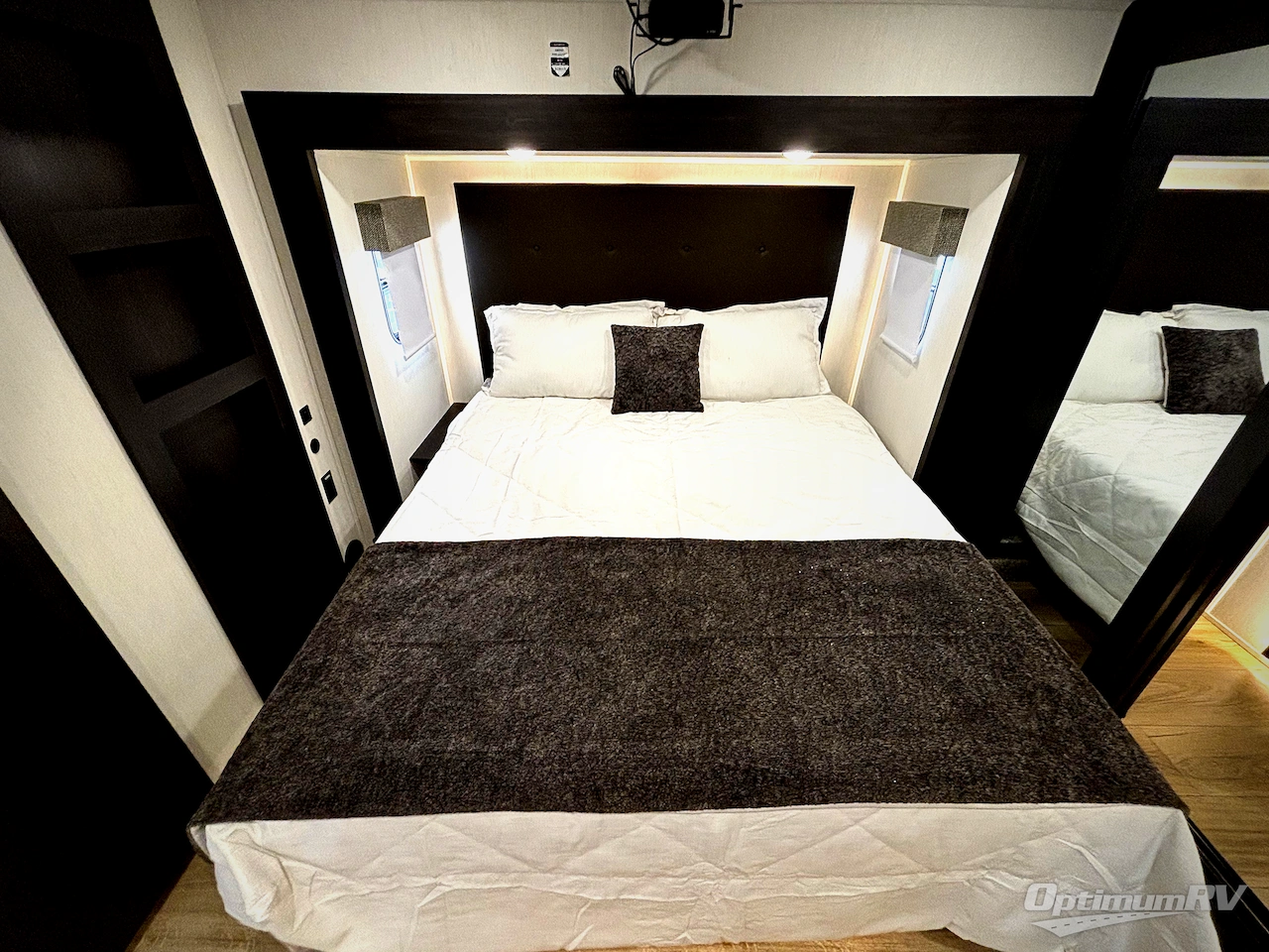 2026 Forest River Sabre 36FLX Photo 8