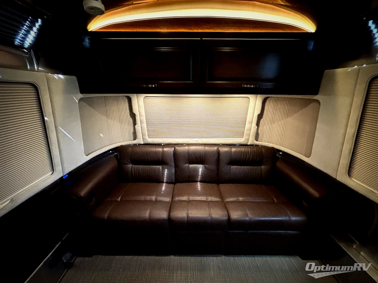 2017 Airstream Classic 30 Photo 7