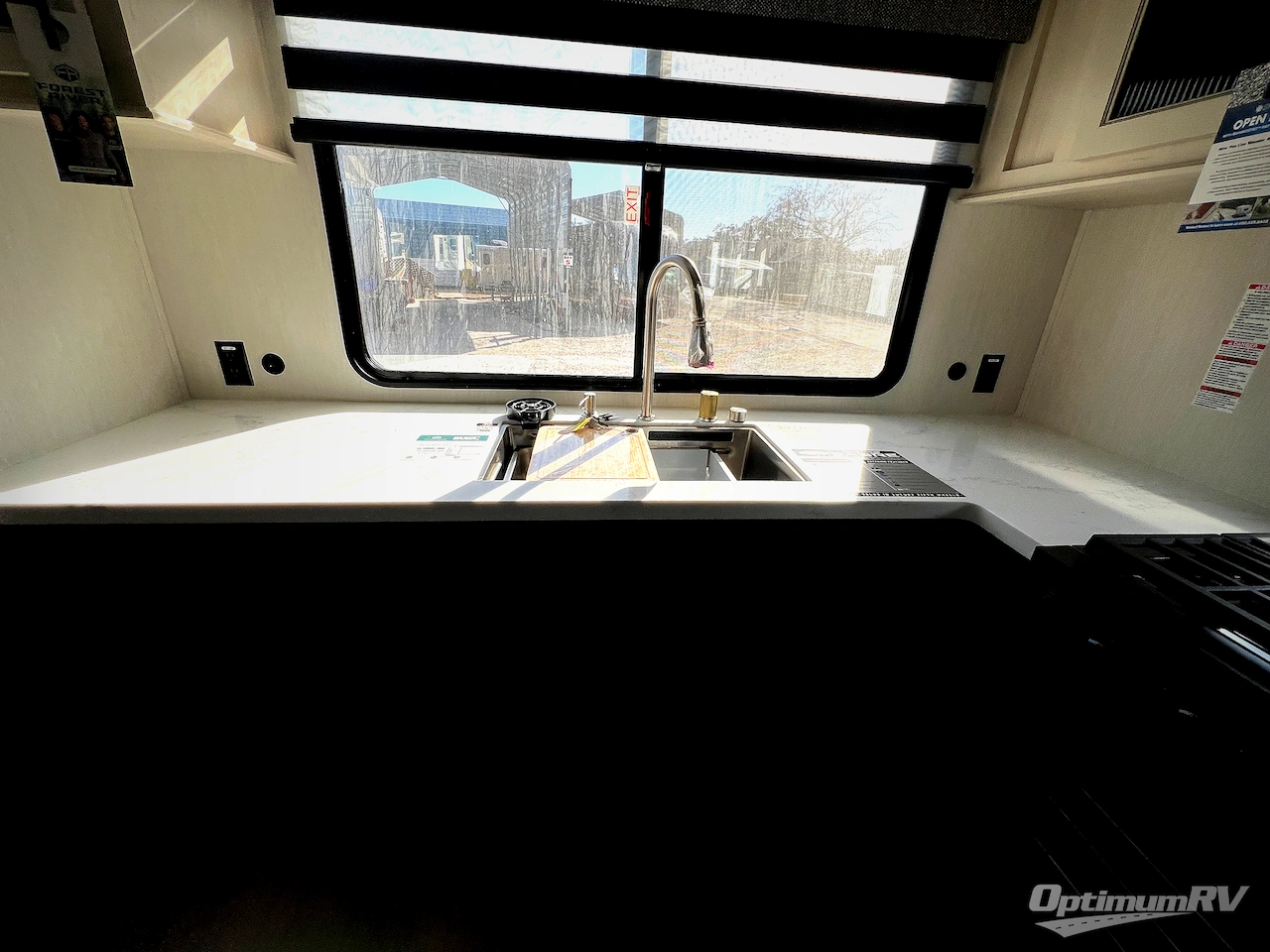 2026 Forest River Cherokee Sabre 36EST Photo 9