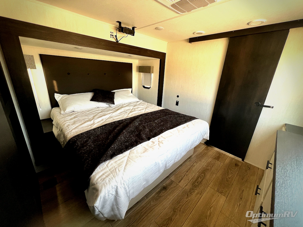 2026 Forest River Cherokee Sabre 36EST Photo 14