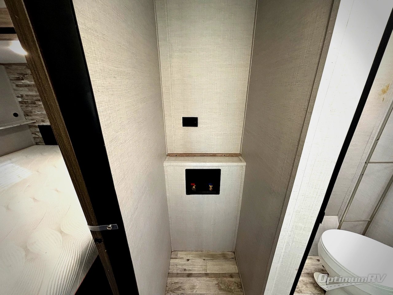 2024 Gulf Stream Kingsport Supreme Series 36FRSG Photo 16