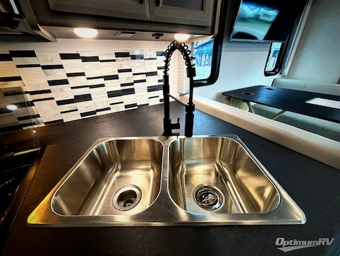 2024 Holiday Rambler Admiral 28A RV Photo 3