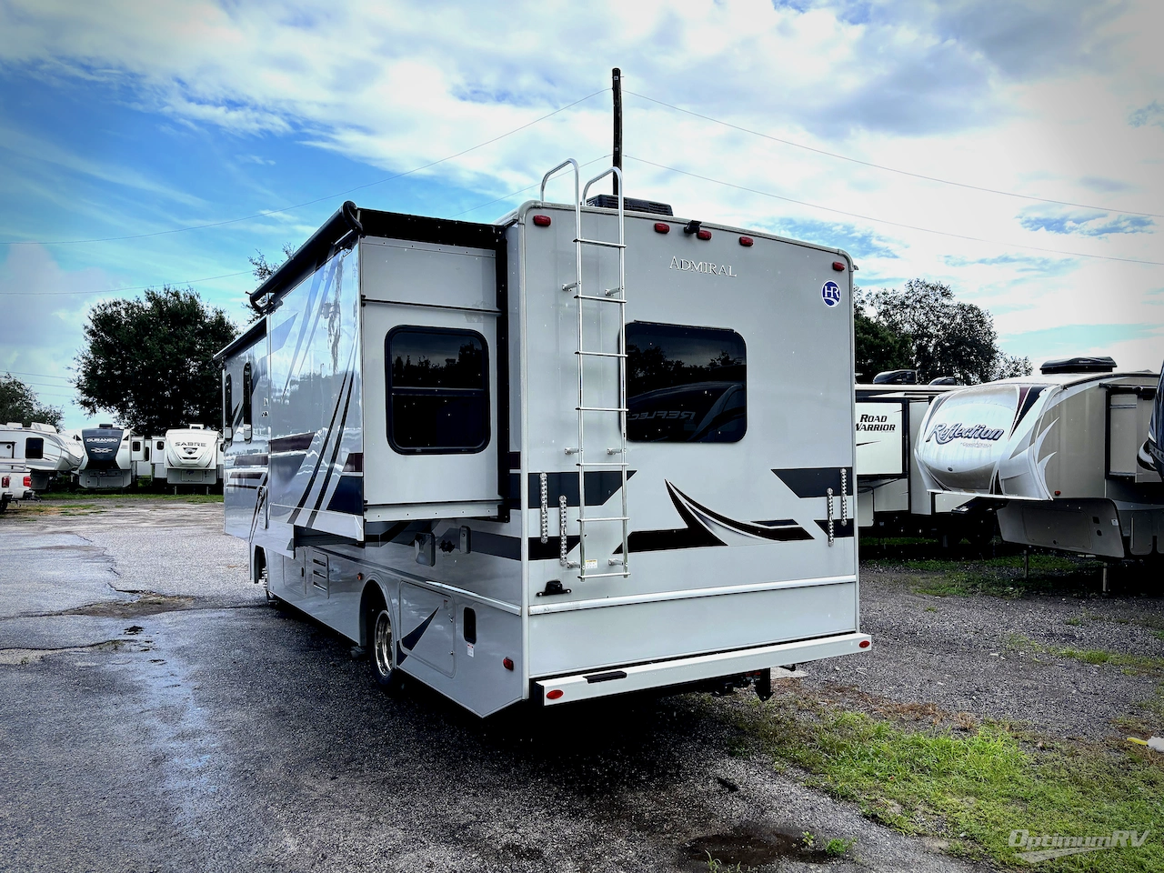 2024 Holiday Rambler Admiral 28A Photo 3