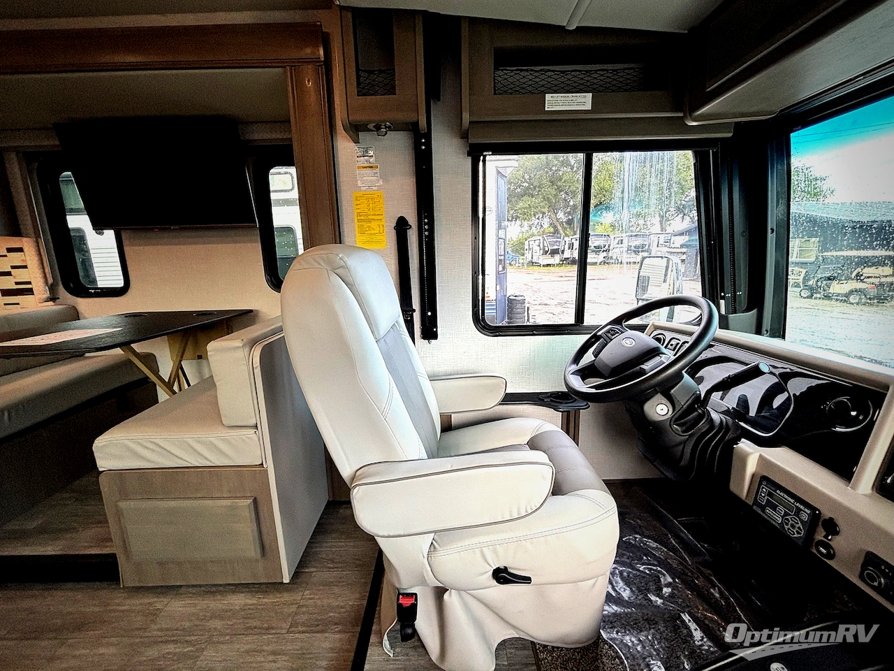 2024 Holiday Rambler Admiral 28A Photo 9
