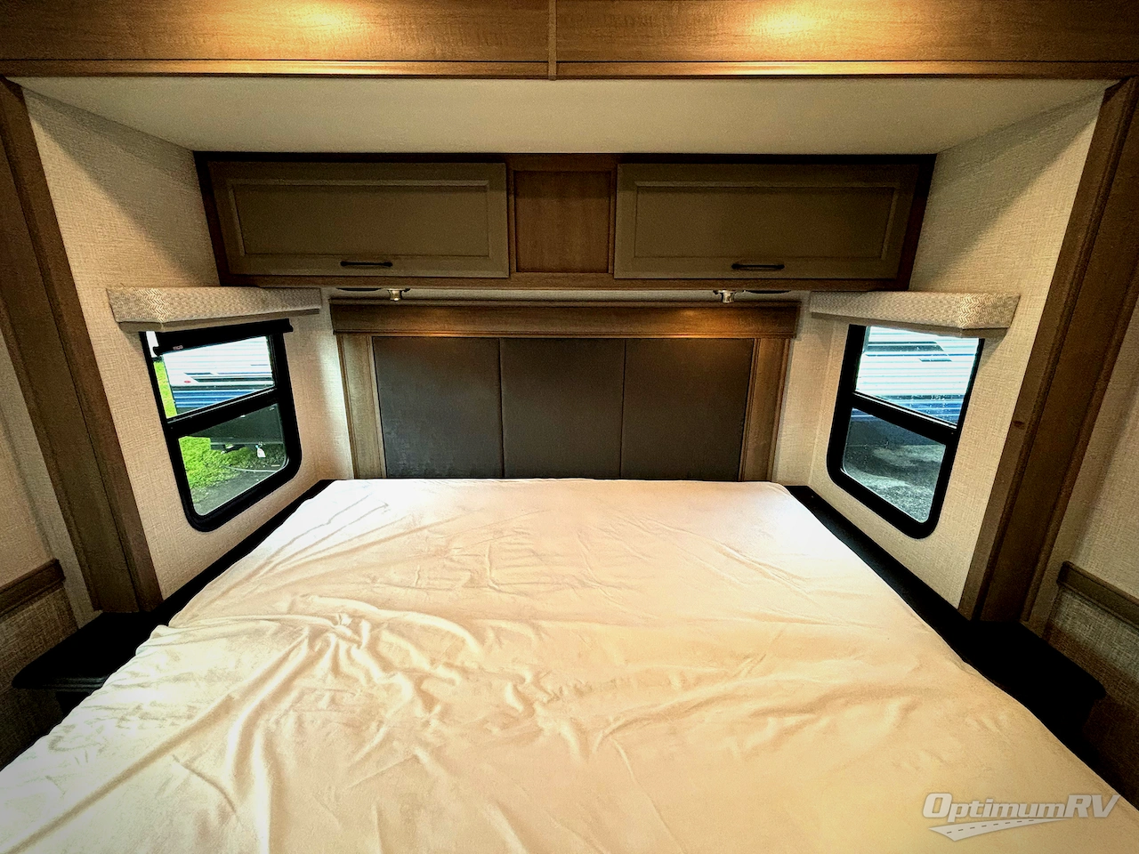 2024 Holiday Rambler Admiral 28A Photo 13
